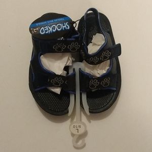 Shocked toddler boys Black and blue 9/10 Sandals